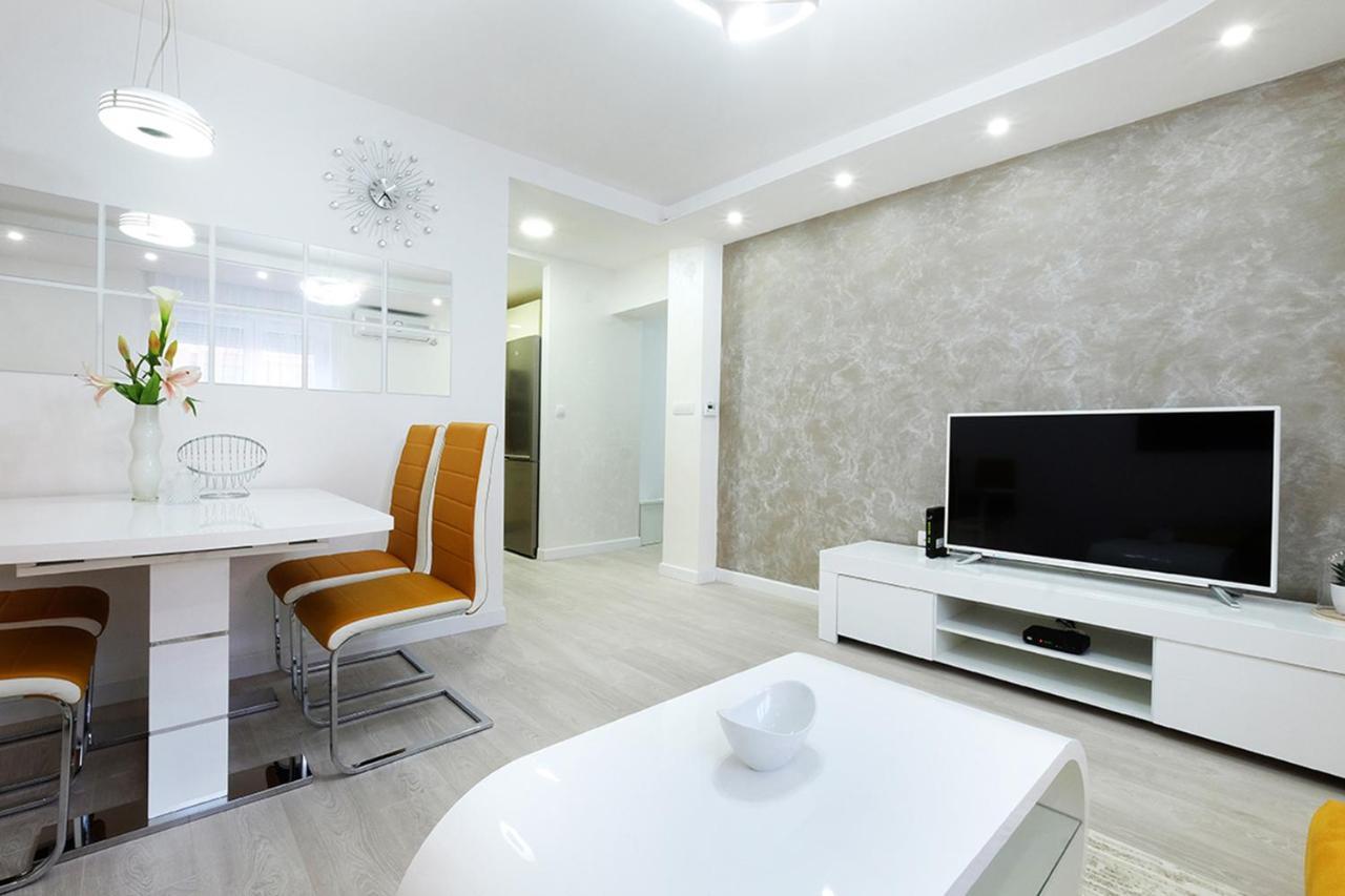 Apartment Paradise Sunshine Belgrado Exterior foto